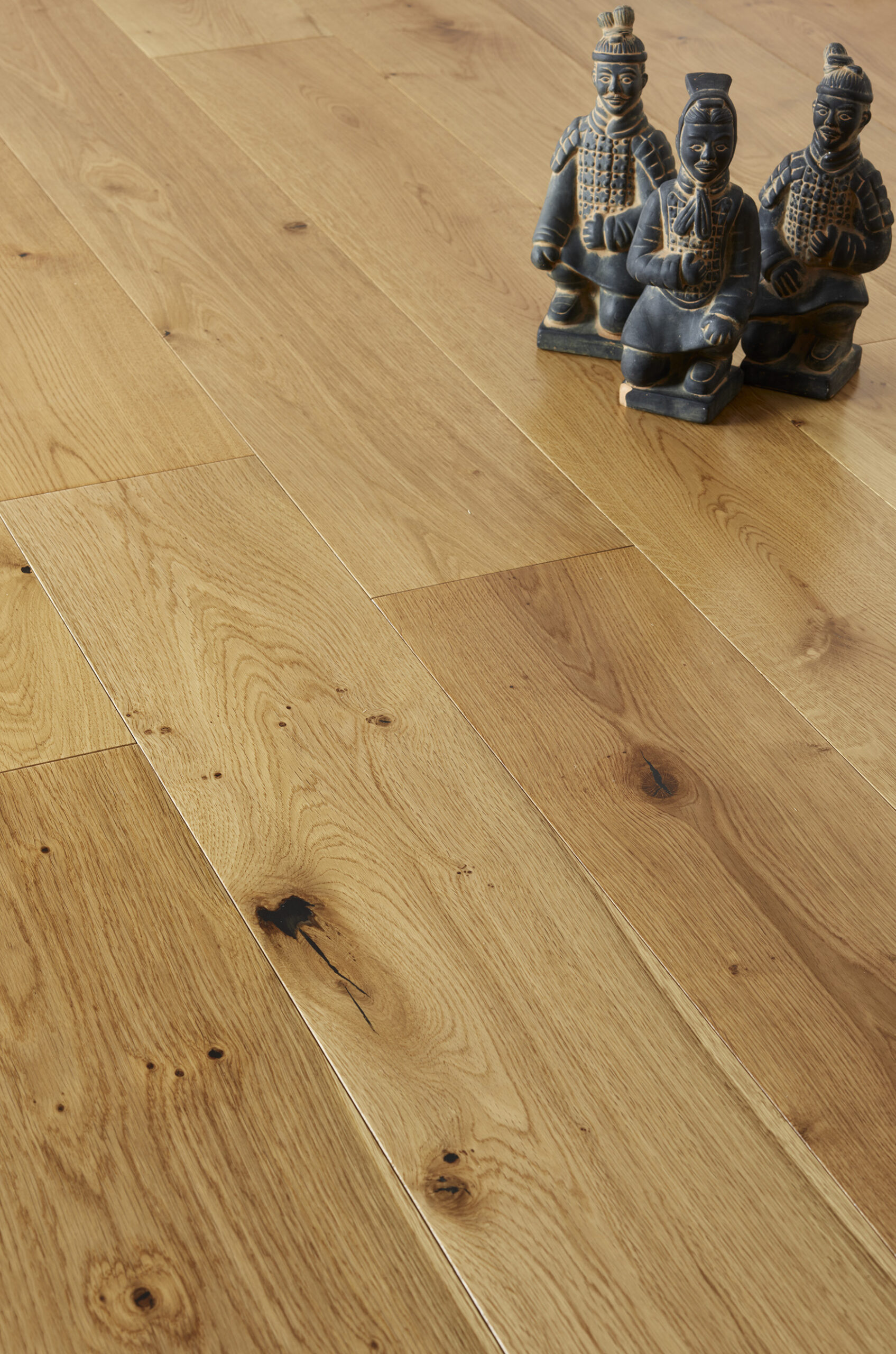 20(6)x190 Lacquered Engineered Oak Flooring - Image 4