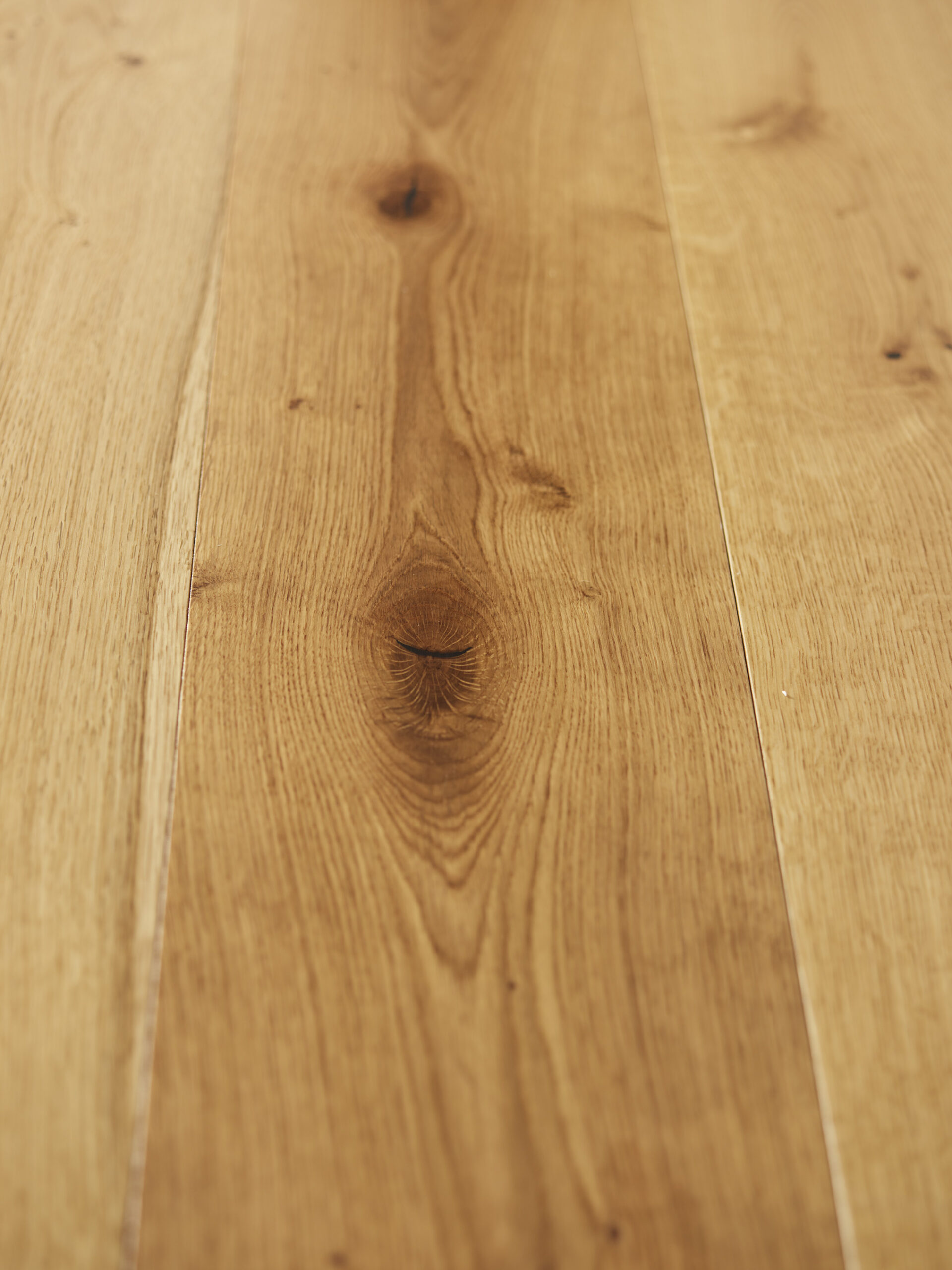 20(6)x190 Lacquered Engineered Oak Flooring - Image 2