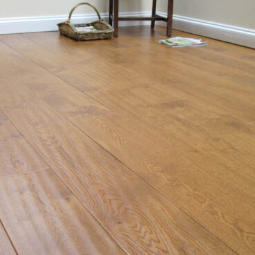 Medium Hand Scraped Antique Lacquered Engineered Oak Flooring