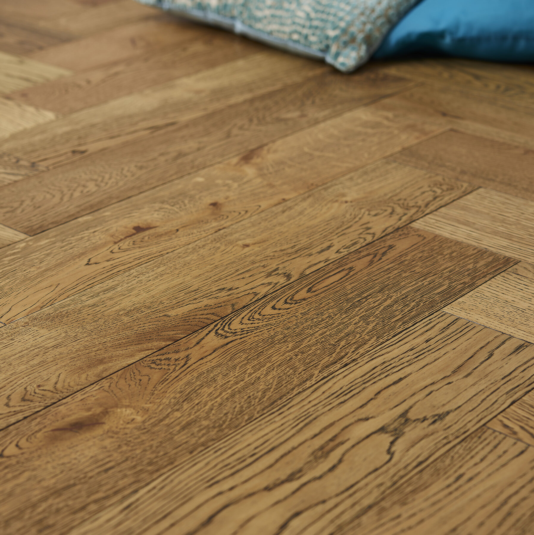 15(4)x120 Dark UV Oiled Herringbone Oak Flooring H1012A